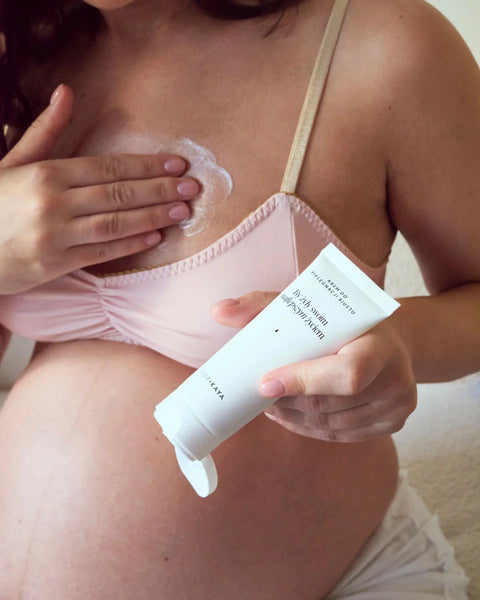 Firming and regenerating bust care cream