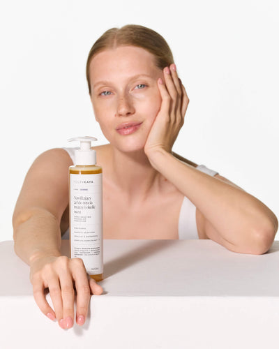 Nawilżający żel do mycia twarzy i okolic oczu