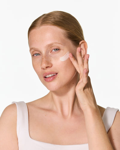 Zestaw: Żel do mycia twarzy, Odświeżająca mgiełka, Serum z witaminą C i Krem SPF 50