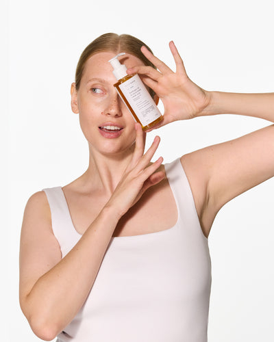 Zestaw: Żel do mycia twarzy, Odświeżająca mgiełka, Serum z witaminą C i Krem SPF 50