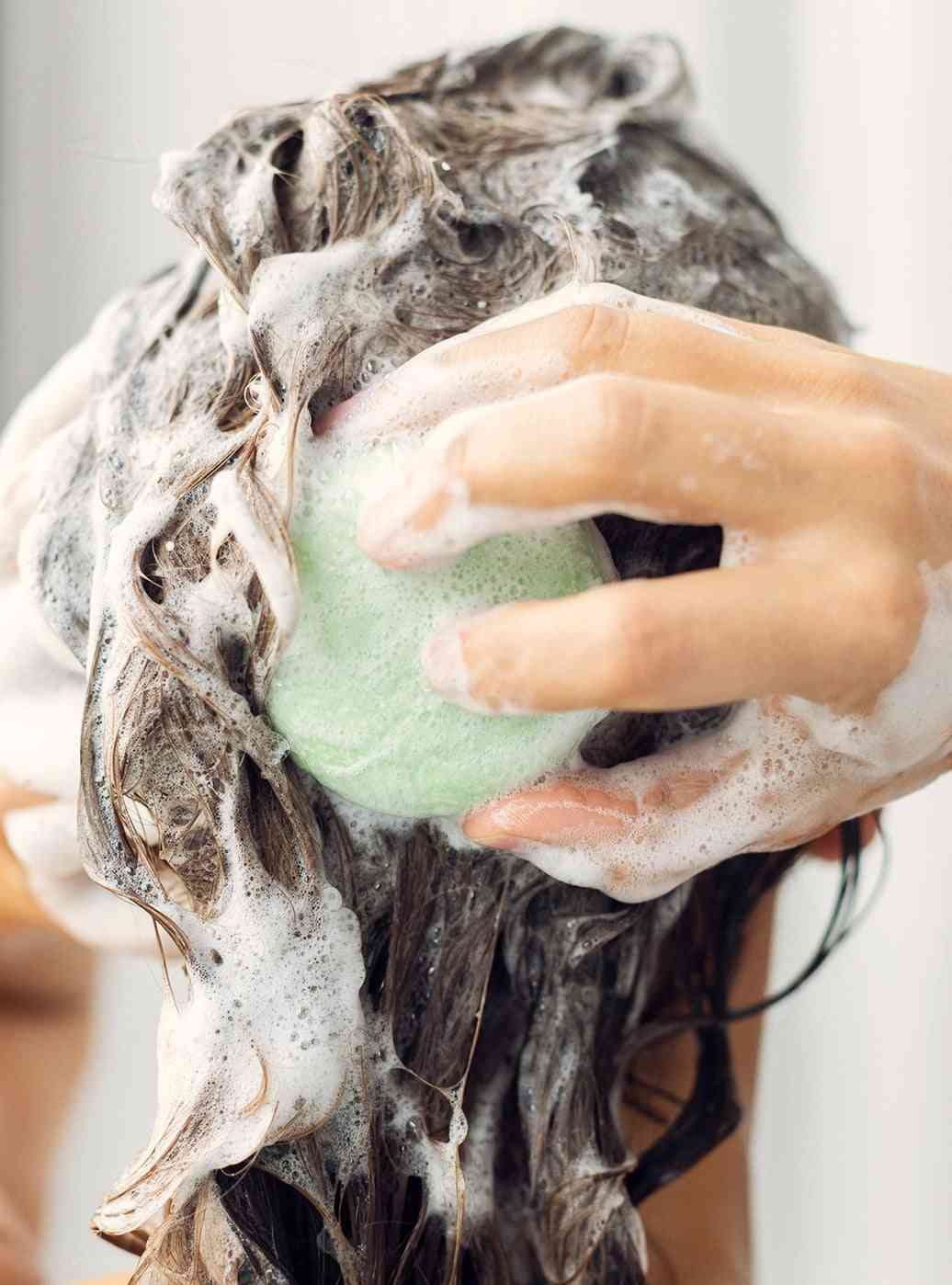 Zestaw: kostka myjąca, szampon i odżywka do włosów w kostce